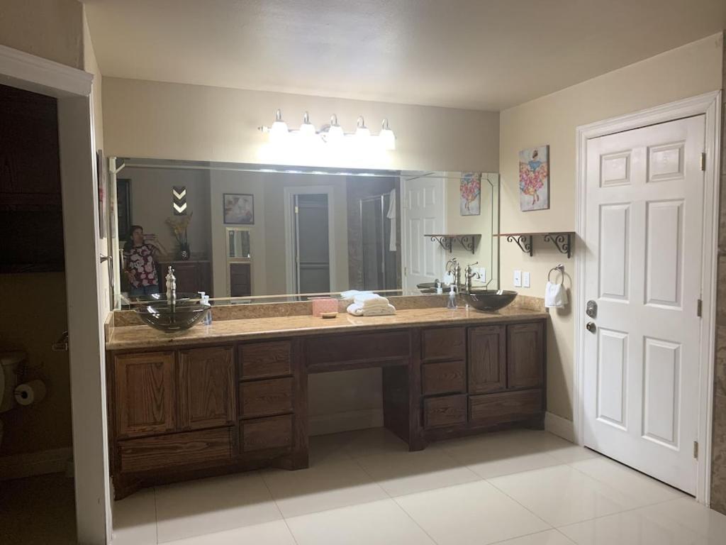 Brownsville Comfort 2 Bedroom 1 Bath , Spacious Kitchen And Outdoor Home エクステリア 写真